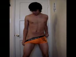 19 Y/O BOY HOT DANCE lol